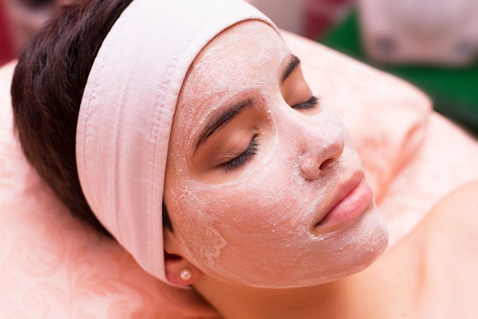 Sleeping mask, mencerahkan kulit saat bangun tidur