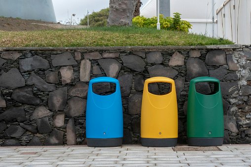 Outdoor waste bin, memiliki daya tahan yang baik
