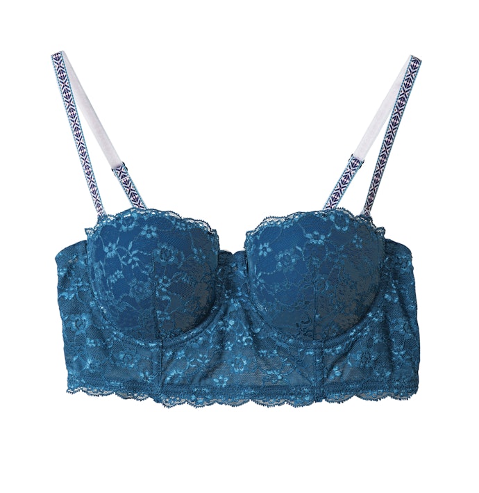 Push up bra dengan busa yang lebih tebal