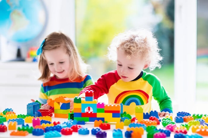 Block brick, melatih imajinasi dan kreativitas anak
