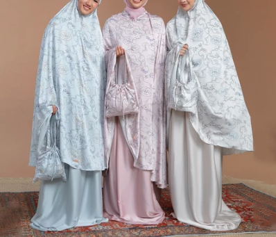 Lozy Hijab: Punya koleksi mukena kolaborasi khusus dengan bahan silk hingga rayon