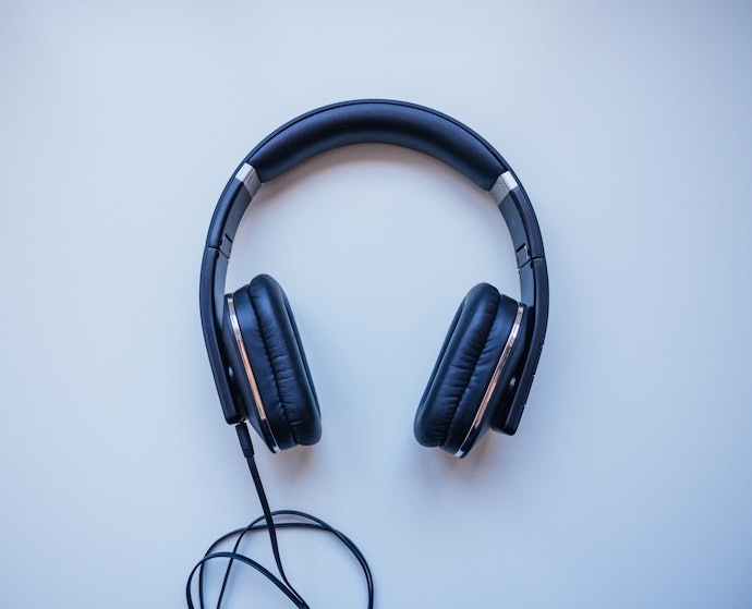 Headphone noise cancelling wired: Suara lebih stabil dan bebas latensi