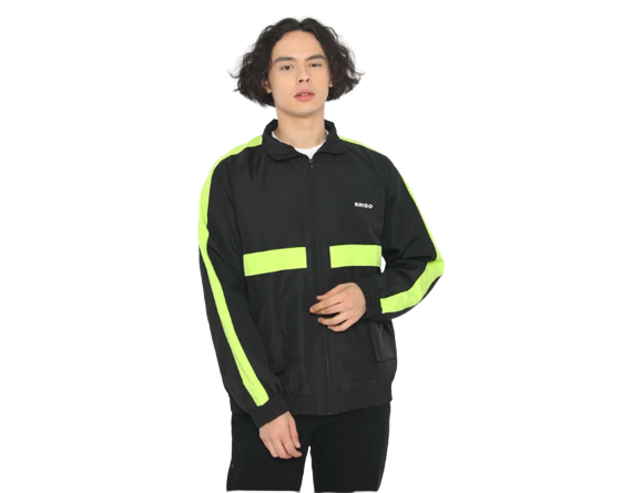 Windbreaker, paling cocok dipakai untuk kegiatan outdoor
