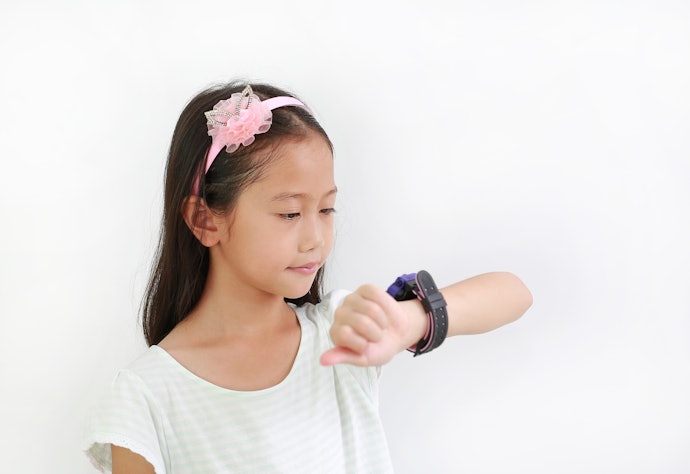 Jam tangan analog: Melatih anak agar dapat membaca waktu