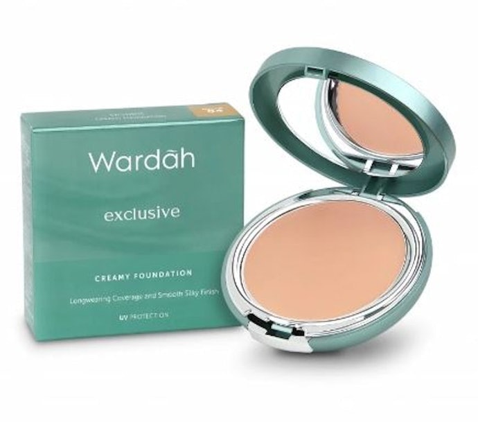 Foundation cream: Berikan kelembapan pada kulit selama pemakaian foundation