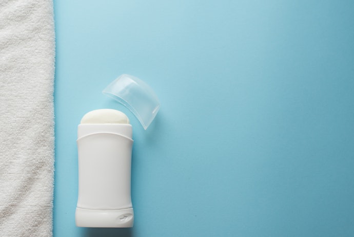 Jika sudah terlanjur gelap, pilih yang punya niacinamide di dalamnya
