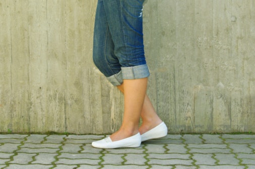 Flat shoes, membuat tampilan Anda makin feminin