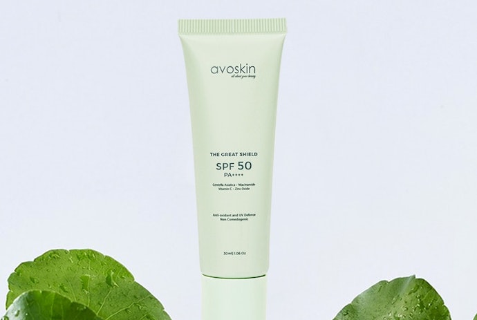 Sunscreen, berukuran kecil sehingga praktis dibawa ke mana saja