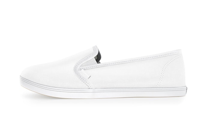 Slip on, dapat dikenakan dan dilepas dengan cepat