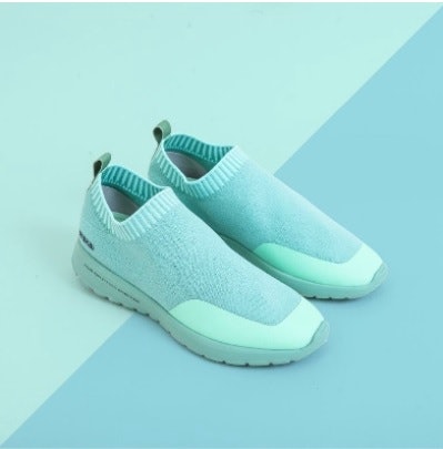 Gyou, memiliki konsep future classic dengan bahan nylon knitting