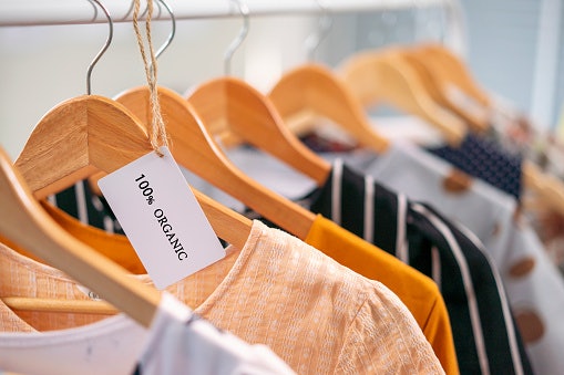 Katun, nyaman dikenakan dan cocok untuk kulit sensitif