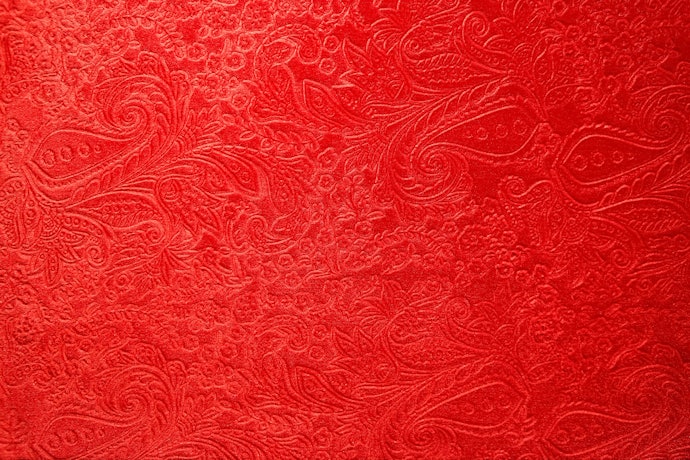 Satin emboss, kain satin dengan motif timbul