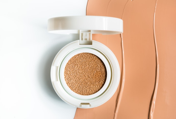 Cushion foundation, kombinasi liquid dan powder foundation