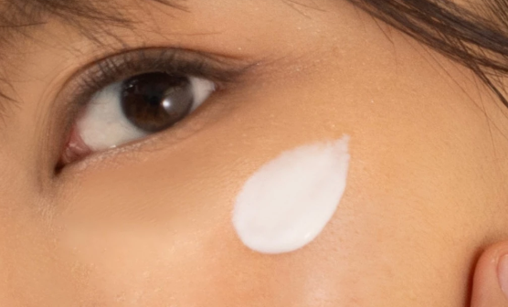 Untuk kulit kering, pilih sunscreen tekstur krim