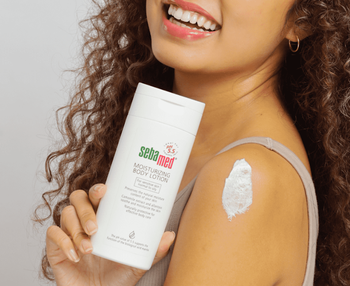 Untuk tubuh, tersedia beragam pilihan produk, mulai dari body lotion, deodorant, hingga stretch mark cream