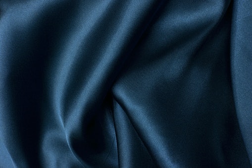 Satin, halus dan mengilap