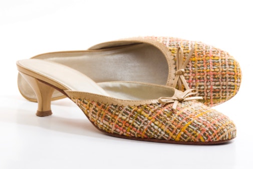 Closed toe sandals: Gaya semiformal yang chic