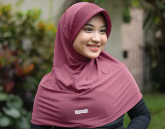 Jilbab sport yang menutup dada: Pilihan tepat bagi Anda yang kerap berpenampilan syar'i