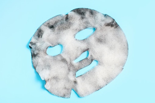 Apabila Anda ingin efek lain selain mengatasi kulit berminyak, sheet mask bisa dipilih