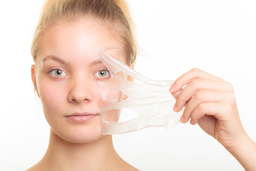 Peel-off mask, ampuh untuk mengangkat sel kulit mati
