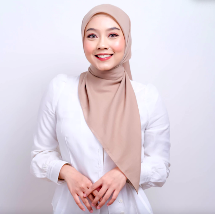 Ansania Hijab: Ukuran yang tidak terlalu besar atau kecil sehingga mudah dibentuk