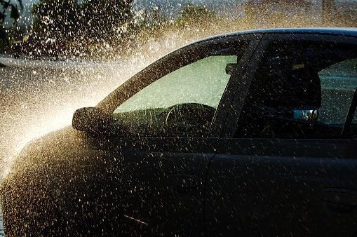 Waterproof, aman digunakan saat dalam kondisi hujan