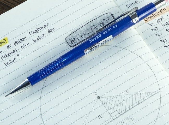 Mechanical pencil: Tulisan jadi lebih rapi dan mudah dibaca