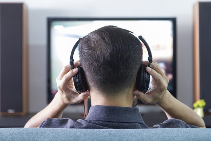 Headset 7.1 channel: Untuk menonton Blu-ray Disc dan video 3D
