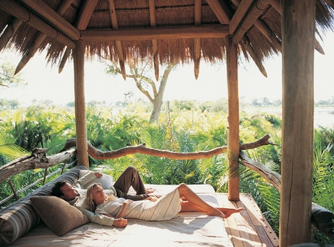Untuk honeymoon atau pergi bersama pasangan, cari vila private yang memiliki suasana intimate