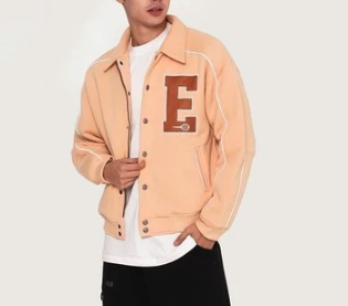 ERIGO: Menawarkan model jaket varsity polos dengan warna yang modis