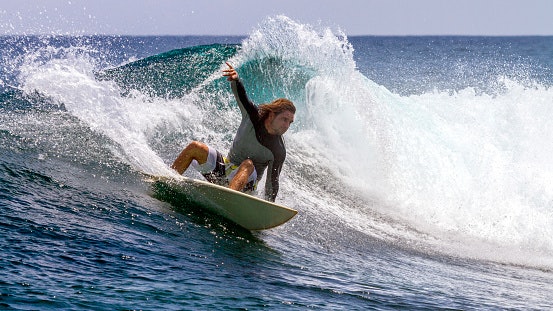 Shortboard: Nyaman untuk meliuk-liuk di atas ombak yang tinggi