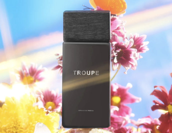 TROUP: Menonjolkan aroma mawar dan buah-buahan