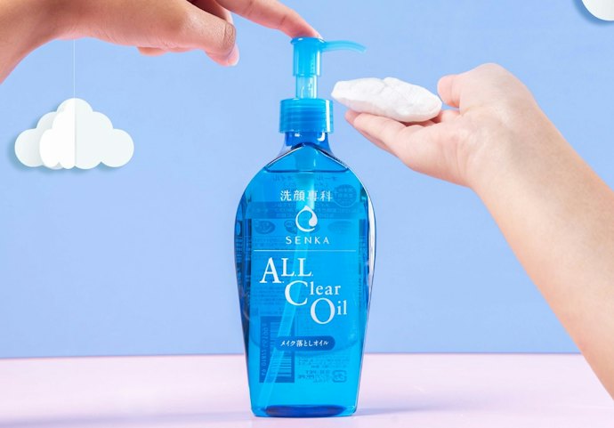 Makeup remover, ampuh bersihkan heavy makeup