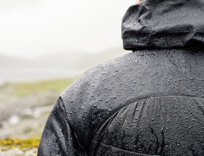 Waterproof, memiliki ketahanan terhadap air paling kuat