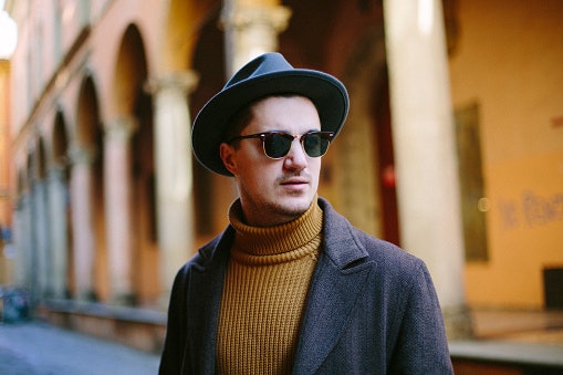 Model lainnya: Fedora hat, newsboy cap, dan sebagainya