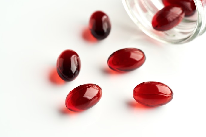 Kadar: Pilih produk dengan kadar astaxanthin minimal 2 mg atau lebih