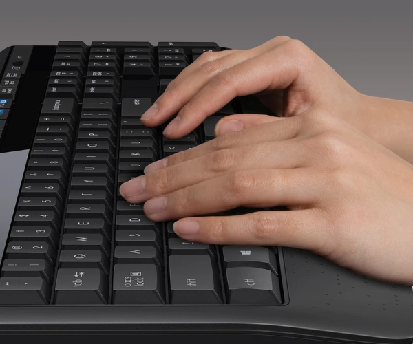 Wrist rest dan stand, tidak pegal untuk mengetik lama