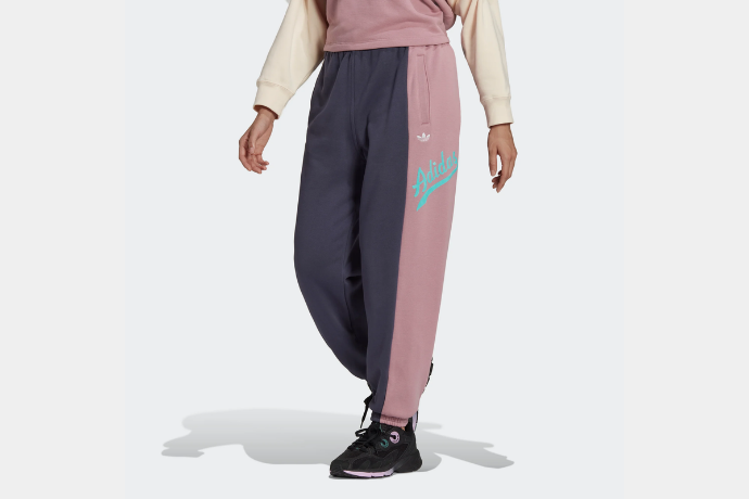 Track pants atau sweatpants, nyaman untuk olahraga ringan