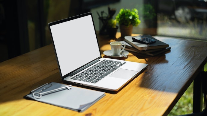 Storage 512 GB aman untuk menyimpan banyak desain dan software