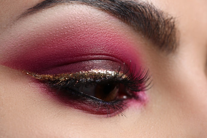 Gel eyeliner: Cocok untuk Anda yang menginginkan efek smokey eyes