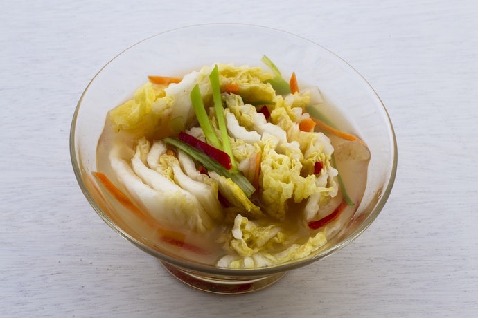 Rasa dan aroma pedas yang tidak tajam, kimchi putih pilihannya