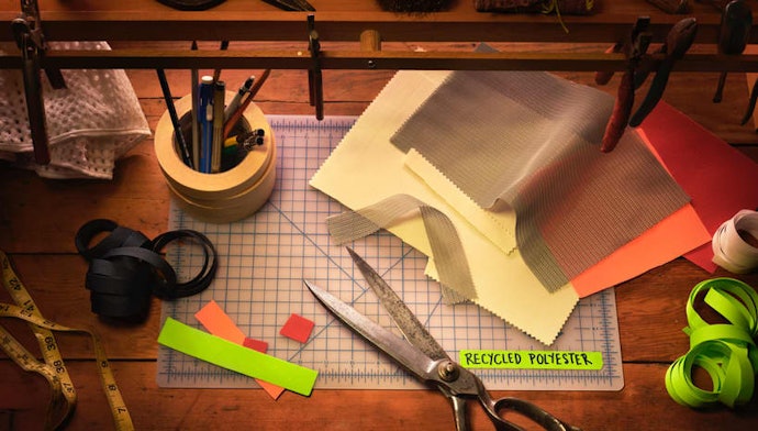 Sustainable material, terbuat dari serat poliester daur ulang yang ramah lingkungan