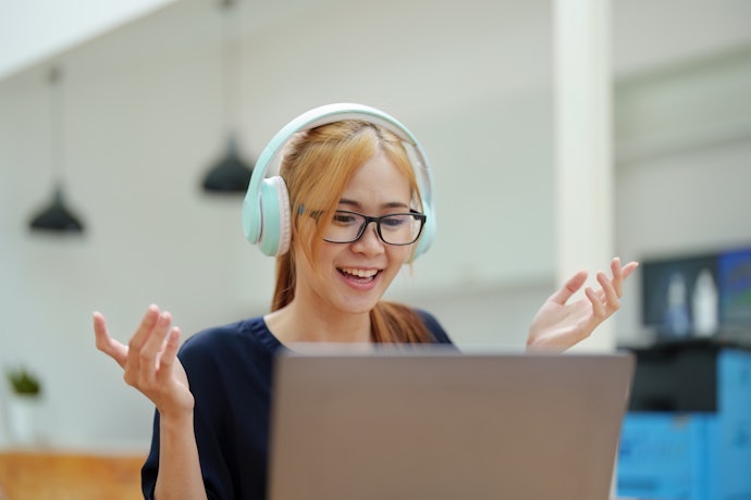 Headphone PNC: Cocok untuk pemakaian dalam ruangan atau kebisingan yang bisa dikontrol