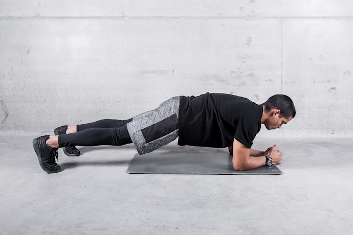 Leggings atau compression pants, ideal untuk olahraga intensitas tinggi dan gym