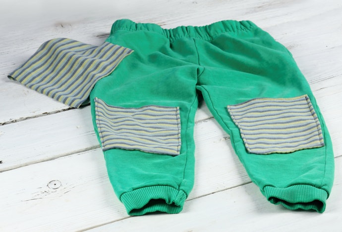 Celana jogger, pilihan tepat untuk style hangout terlihat asyik