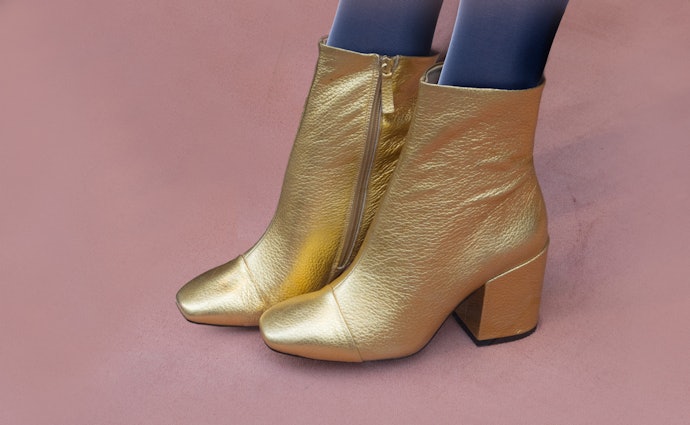 Medium heeled ankle boots, cocok dipakai ke tempat kerja