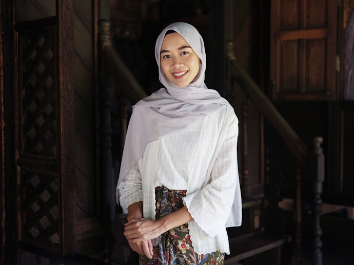 Kebaya berdesain sederhana, pas untuk kondangan