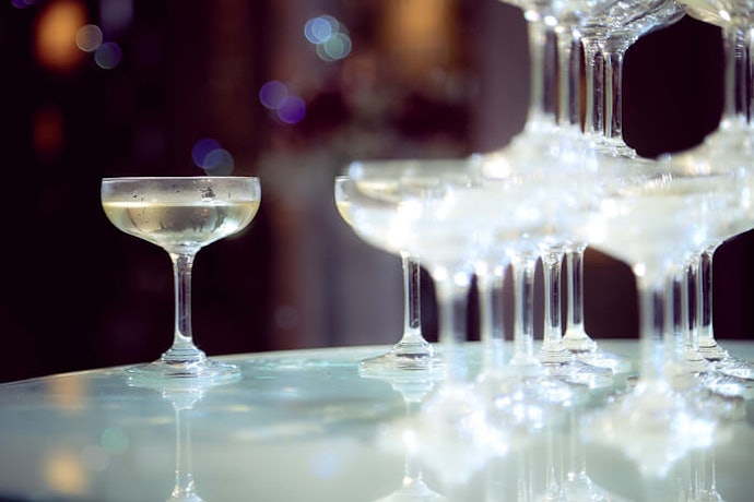 Tipe coupe atau saucer, pas untuk memeriahkan pesta Anda dan membuat champagne tower