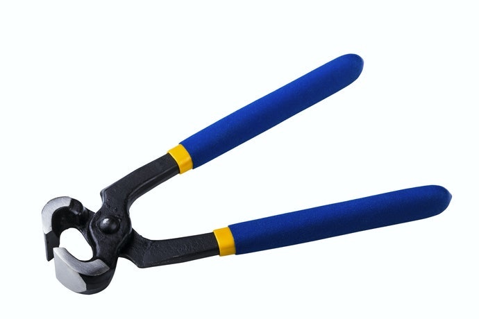 Tang end cutting, untuk memotong kepala paku dan material solid lainnya