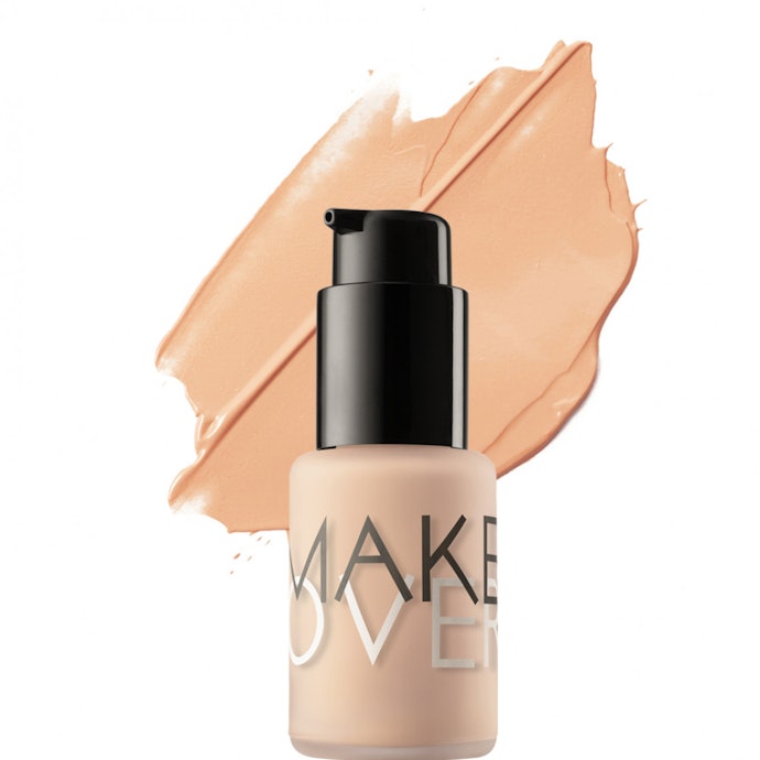 Liquid foundation, teksturnya mudah diratakan